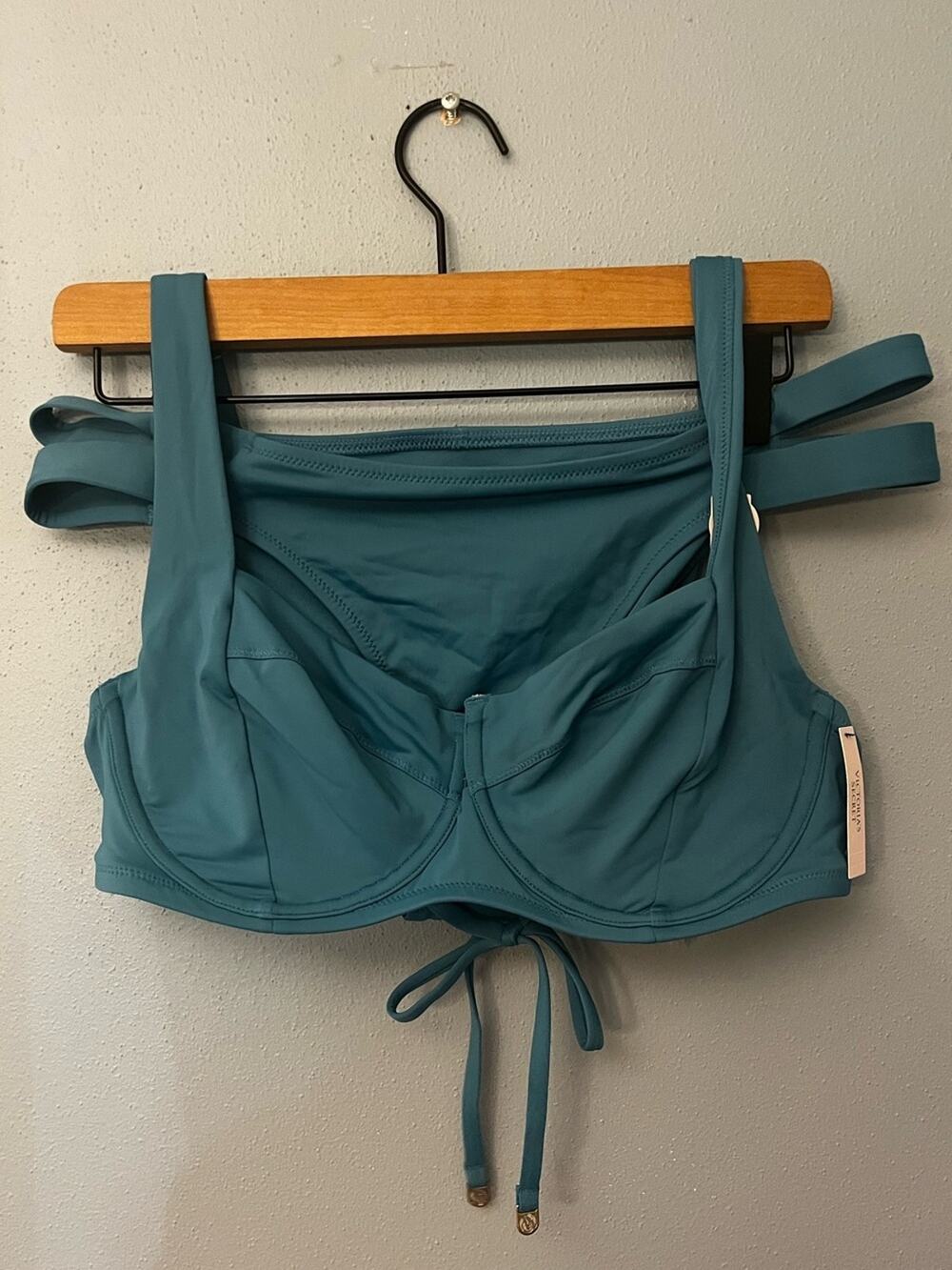 NWT Victoria’s Secret Bikini - Underwire Top and Brazilian Bottoms
